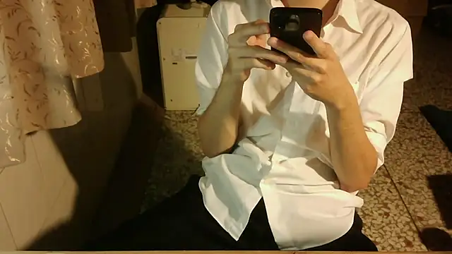 KYU890428 online show from May 15, 2026, 5:44 pm