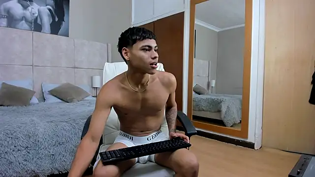 adam piarse01 online show from October 13, 2025, 1:51 am