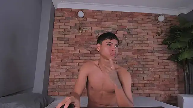 adam piarse01 online show from November 27, 2025, 10:54 pm