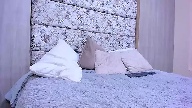 adam piarse01 online show from February 8, 2026, 7:55 pm