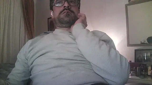 Snapshot of Patrickhound chatting on February 14, 2025, 1:56 am Patrickhound online show from February 14, 2025, 1:56 am