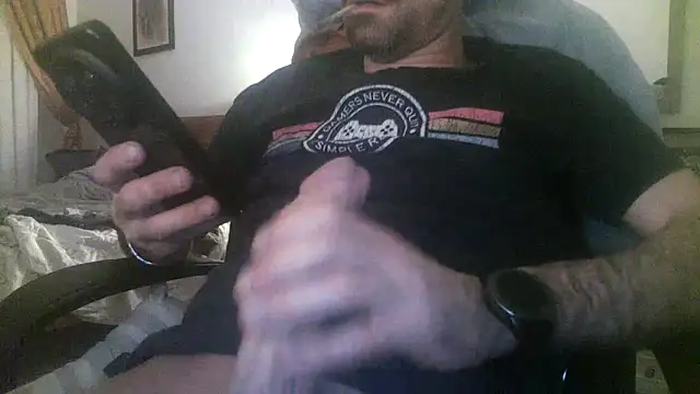 Snapshot of Patrickhound chatting on November 21, 2025, 1:15 am Patrickhound online show from November 21, 2025, 1:15 am