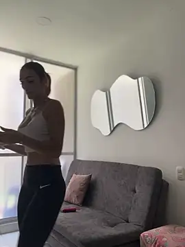 Samantha bigboobs online show from September 26, 2025, 4:25 pm