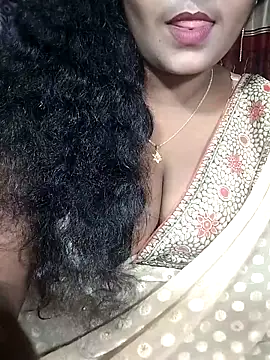 Snapshot of YERY_HOT chatting on November 9, 2025, 6:01 pm YERY HOT online show from November 9, 2025, 6:01 pm