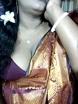 Snapshot of YERY_HOT chatting on October 31, 2025, 6:37 pm YERY HOT online show from October 31, 2025, 6:37 pm