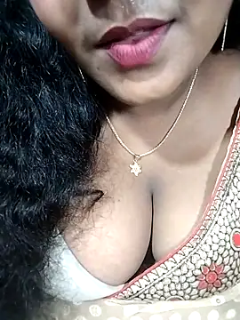 Snapshot of YERY_HOT chatting on October 22, 2025, 6:18 pm YERY HOT online show from October 22, 2025, 6:18 pm