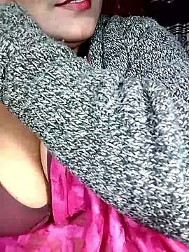 Snapshot of YERY_HOT chatting on January 18, 2026, 5:38 pm YERY HOT online show from January 18, 2026, 5:38 pm