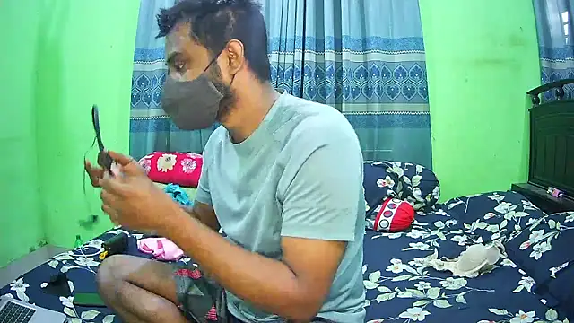 Hot Nila online show from November 20, 2025, 2:56 am