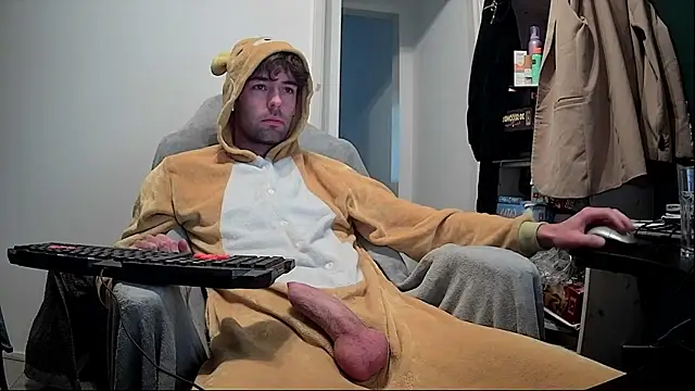 onesieboyx online show from December 2, 2025, 3:14 pm