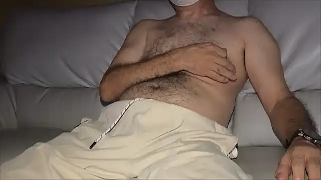 Snapshot of Ryo-j chatting on October 17, 2025, 2:19 pm Ryo-j online show from October 17, 2025, 2:19 pm