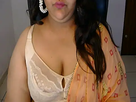 Jenny lovee online show from July 7, 2026, 6:55 pm