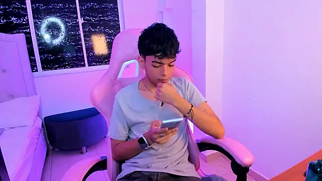 Snapshot of angelyoung18 chatting on February 10, 2025, 7:38 pm angelyoung18 online show from February 10, 2025, 7:38 pm