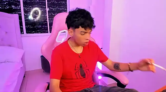 Snapshot of angelyoung18 chatting on February 8, 2025, 8:21 pm angelyoung18 online show from February 8, 2025, 8:21 pm