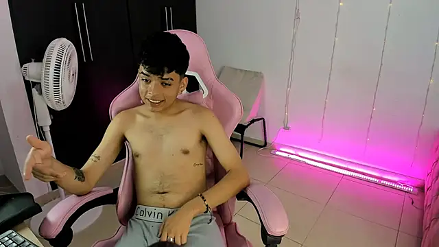 Snapshot of angelyoung18 chatting on January 31, 2025, 9:16 pm angelyoung18 online show from January 31, 2025, 9:16 pm