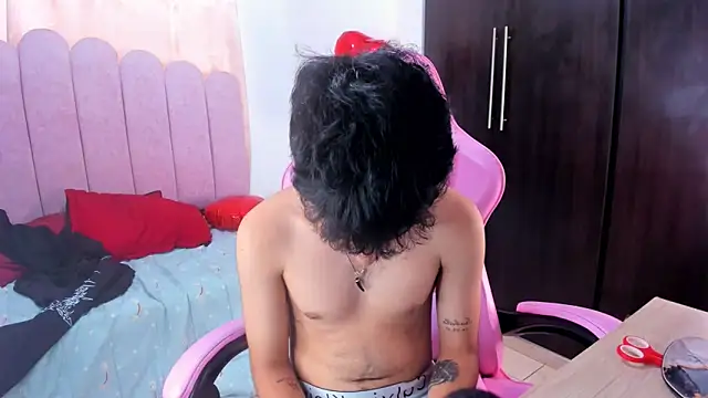 Snapshot of angelyoung18 chatting on March 7, 2025, 9:27 pm angelyoung18 online show from March 7, 2025, 9:27 pm