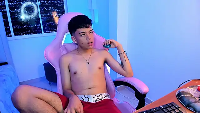 Snapshot of angelyoung18 chatting on February 17, 2025, 11:00 pm angelyoung18 online show from February 17, 2025, 11:00 pm