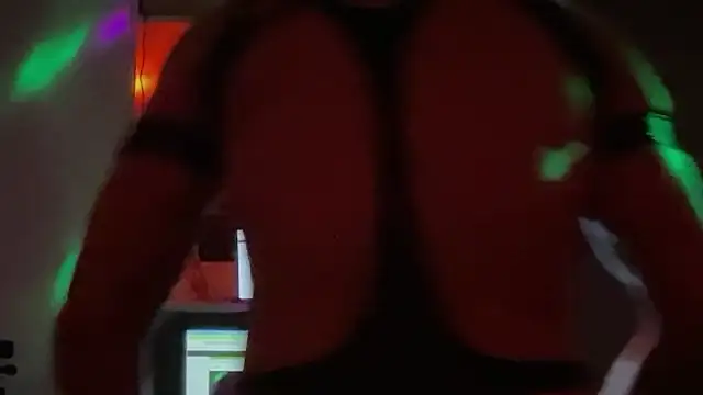 FoxxMiky7447 online show from May 3, 2026, 6:07 am