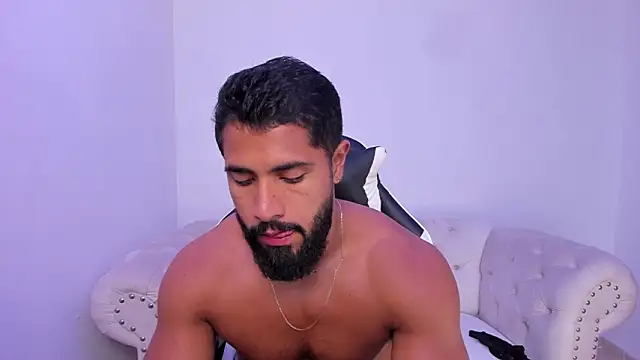 Santiago huntt online show from November 18, 2025, 12:41 pm