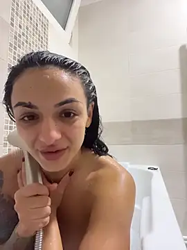 NNNoire online show from November 10, 2025, 2:44 pm