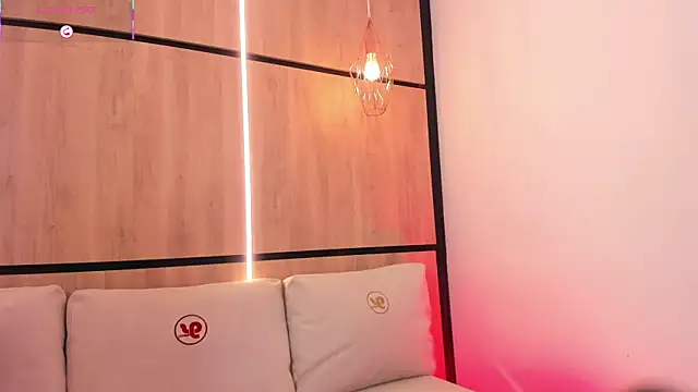 ashlyn parker online show from September 23, 2025, 7:43 pm