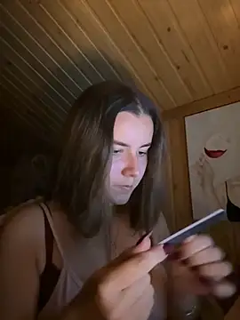 mewKate online show from September 27, 2025, 5:19 pm