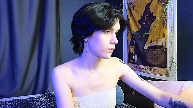 Snapshot of Hyeon_Jin chatting on February 6, 2025, 8:34 pm Hyeon Jin online show from February 6, 2025, 8:34 pm