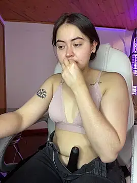 Camila pinkk online show from June 20, 2026, 3:28 pm