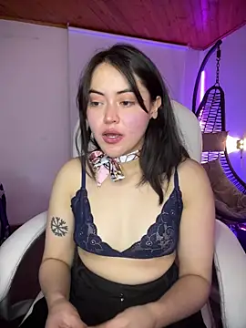 Camila pinkk online show from April 30, 2026, 1:29 pm