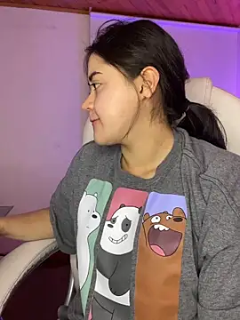 Camila pinkk online show from May 30, 2026, 1:28 pm