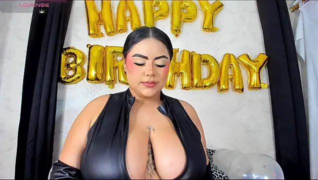 NAHIARA LEE online show from June 15, 2026, 1:11 pm
