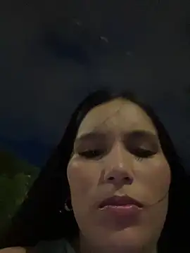 Snapshot of the_queen_of_street chatting on June 19, 2026, 11:42 pm the queen of street online show from June 19, 2026, 11:42 pm