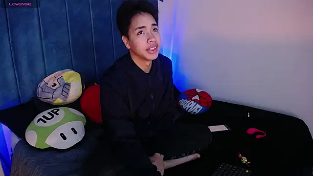 AlecLightwood  online show from January 7, 2025, 2:41 pm