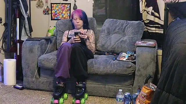 Snapshot of trashbrat chatting on March 13, 2026, 2:49 am trashbrat online show from March 13, 2026, 2:49 am