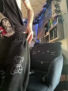 trashbrat online show from July 16, 2026, 2:03 pm