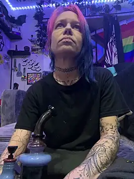 trashbrat online show from May 7, 2026, 1:32 am