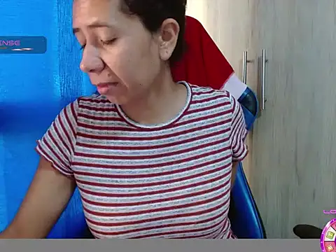 Danielagomez33 online show from March 1, 2026, 12:49 pm