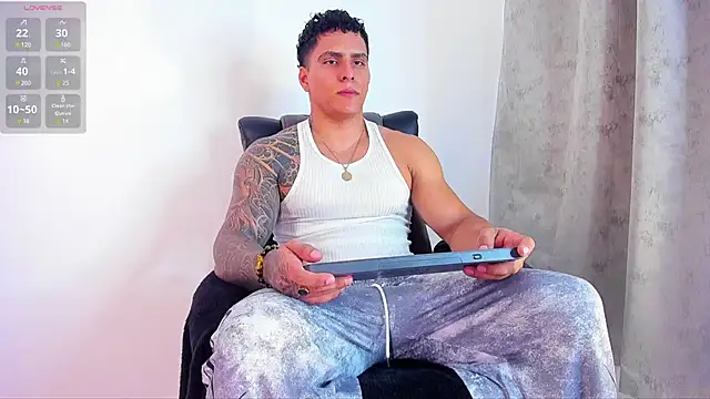 Maximoscott online show from March 19, 2025, 7:49 pm