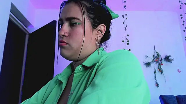 VeronicaOlson  online show from February 3, 2026, 6:22 am