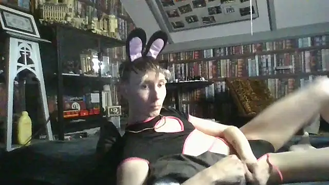 Slytherin-Boy009 online show from January 10, 2025, 7:32 pm