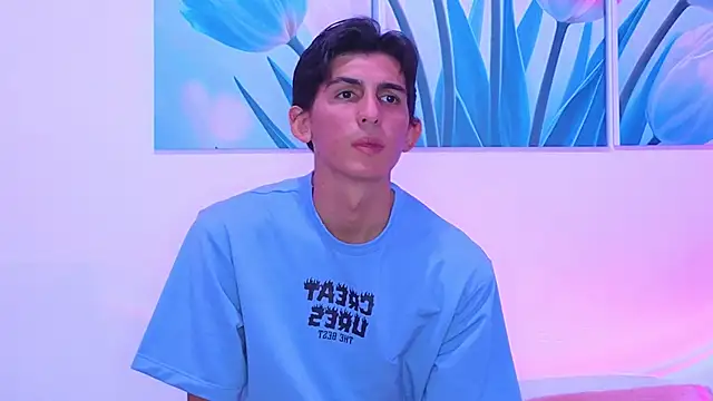 Ana and Leo online show from December 4, 2025, 2:38 pm