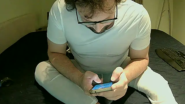 littlehairyman online show from November 12, 2025, 7:18 pm