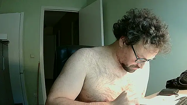 littlehairyman online show from October 6, 2025, 6:36 am