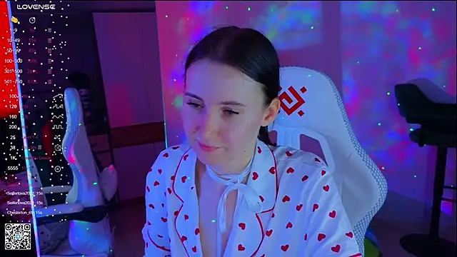 mon lola online show from March 10, 2025, 9:34 am