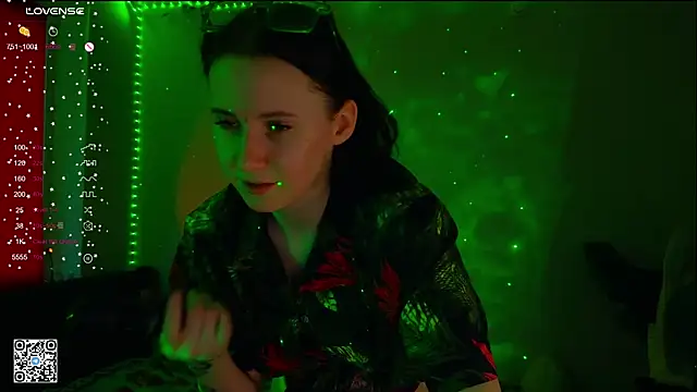 mon lola online show from March 11, 2025, 6:52 am