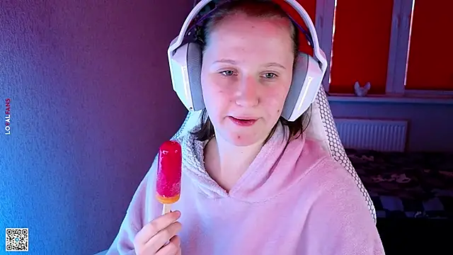 mon lola online show from September 28, 2025, 2:57 pm