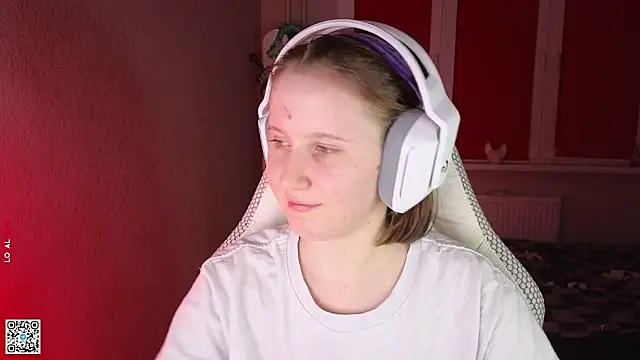 mon lola online show from September 14, 2025, 4:29 pm