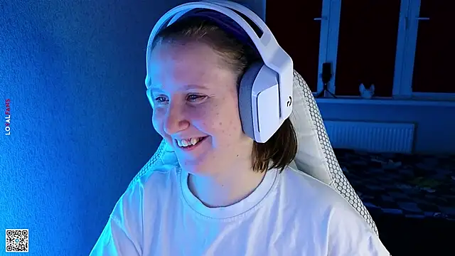 mon lola online show from October 2, 2025, 6:33 pm