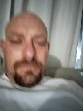 jayjay198080 online show from March 17, 2025, 6:51 am