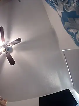 jayjay198080 online show from November 19, 2025, 5:35 pm