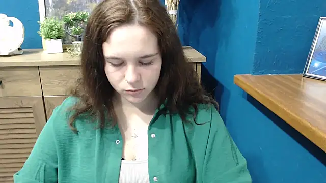 Snapshot of mini_girly chatting on November 5, 2025, 11:46 am mini girly online show from November 5, 2025, 11:46 am